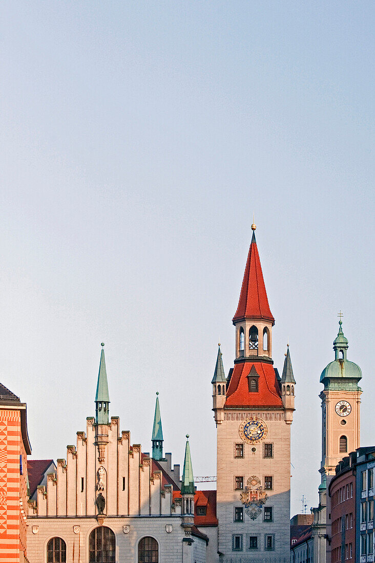Fasade of the Old Town Hall, Puppet museum, Marienplatz, Munich, Upper Bavaria, Bavaria, Germany