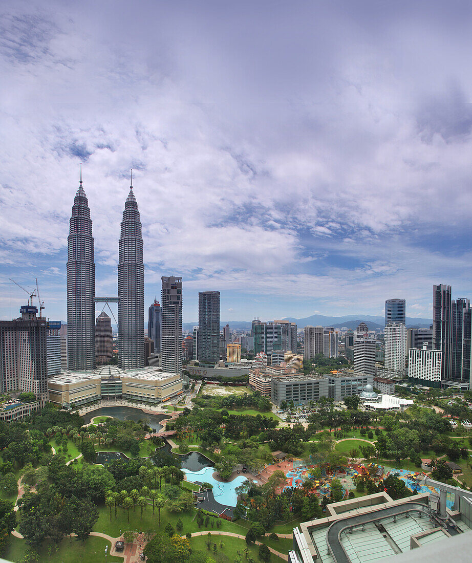 Petronas Towers with City Centre Park, 452 Meters high, architect César Antonio Pelli, Kuala Lumpur, Malaysia, Asia
