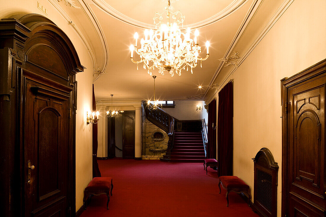 Menschenleeres Theater Berliner Ensemble, Theater am Schiffbauerdamm, gegründet von Bertolt Brecht