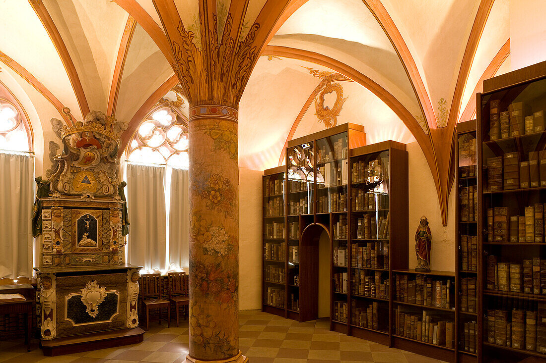 Bibliothek des St. Nikolaus-Hospitals, Cusanusstift, Stiftung des Nikolaus von Kues, Bernkastel-Kues, Rheinland-Pfalz, Deutschland, Europa