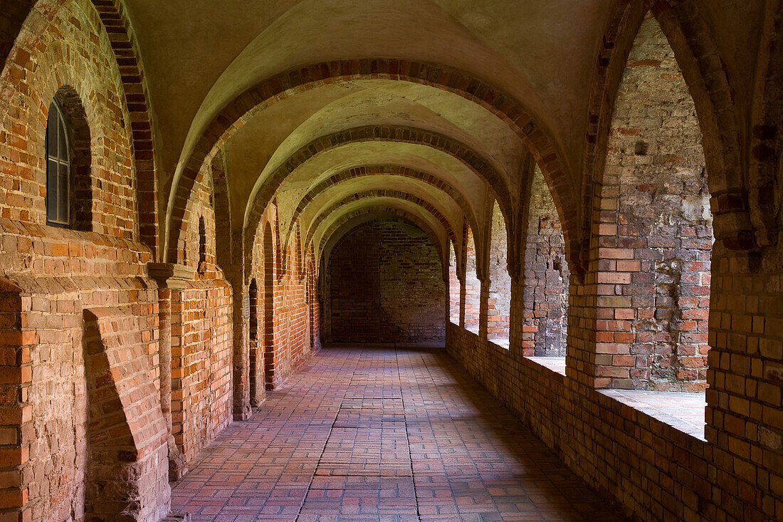 Cloister at Jerichow monastery in the Altmark, Jerichow, Saxony Anhalt, Germany, Europe