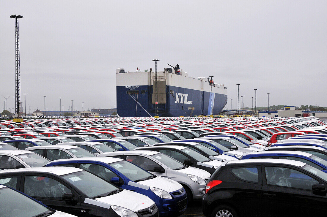 Car shipping ship in the harbour, cars waiting to be shipped, Bremerhaven, Bremen, Germany