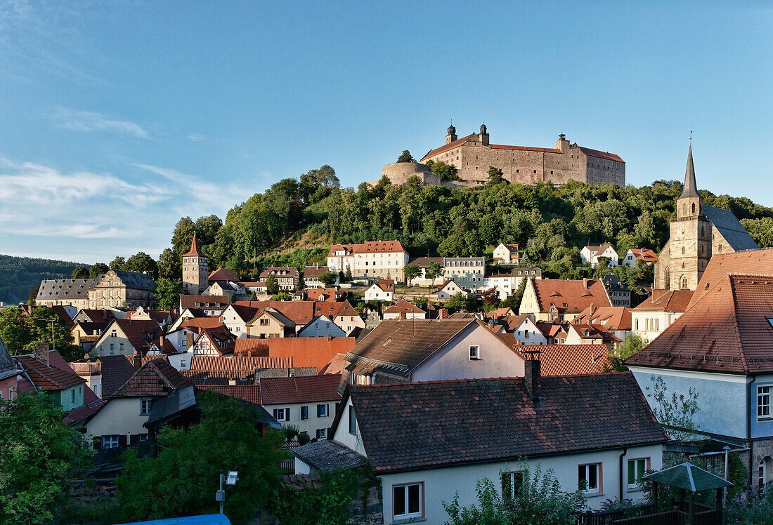 Langheimer Amtshof, Architekt  Leonhard Dientzenhofer, Roter Turm, Plassenburg, Petrikirche, Kulmbach, Oberfranken, Franken, Bayern, Deutschland