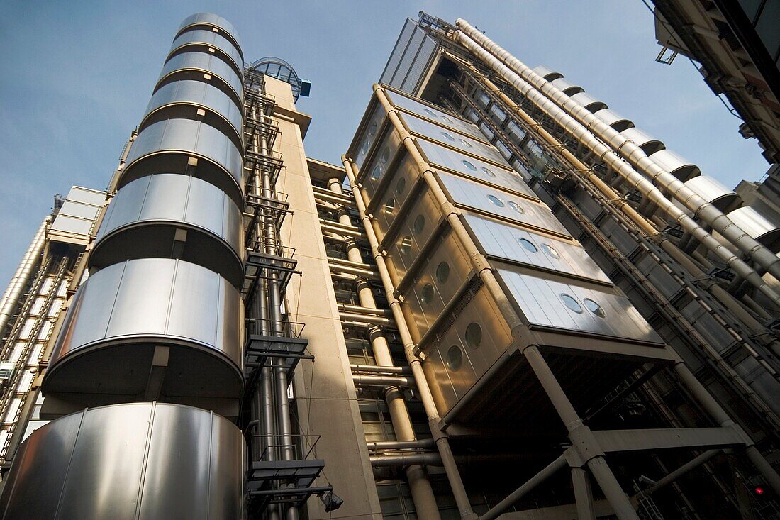 Lloyds of London stunning headquarters at One Lime Street, London