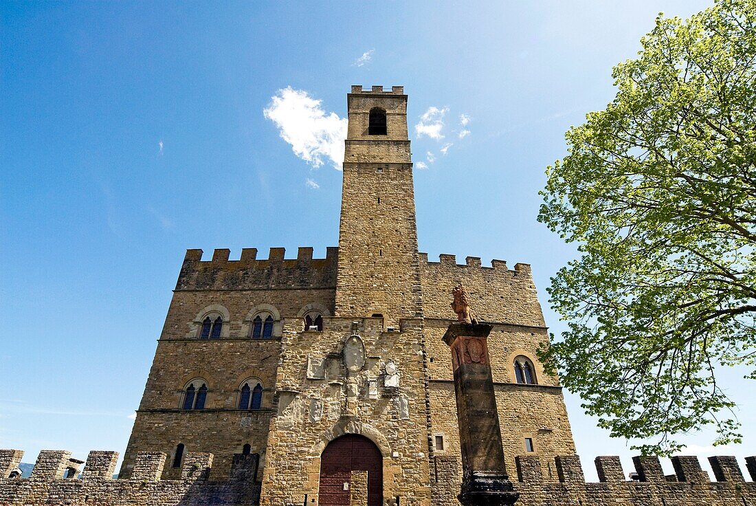 Castello di Poppi dei Conti Guidi, Castle of Conti Guidi, Poppi, Arezzo, Tuscany, Casentino, Italy