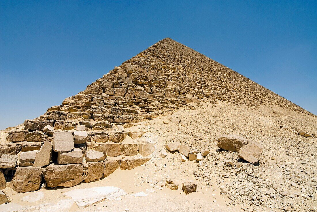The Red Pyramid at Dashur, Senefru or … – License image – 70338916 ...