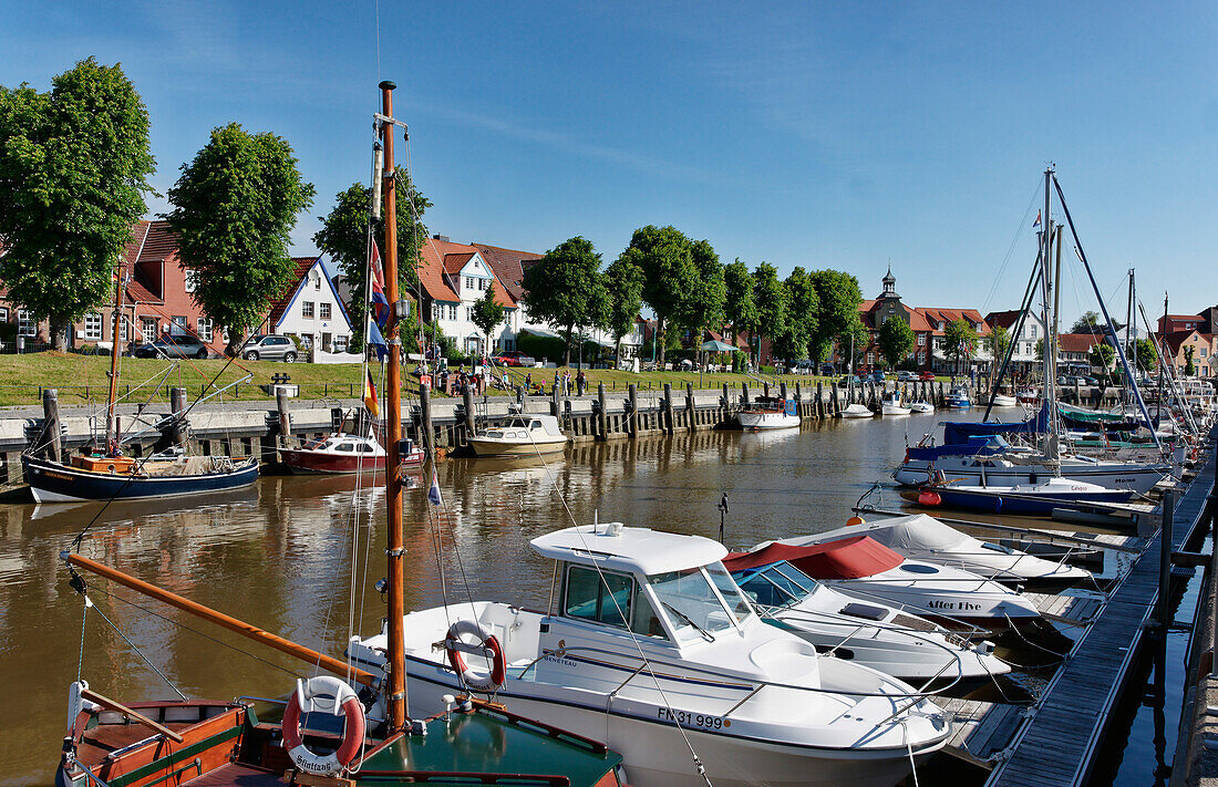 Boote im Hafen, Tönning, Schleswig-Holstein, Deutschland