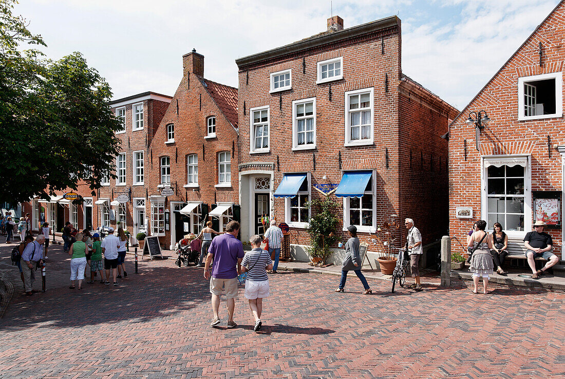 Sielstrasse, Greetsiel, East Frisia, Lower Saxony, Germany