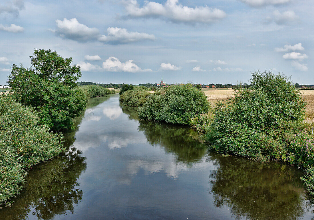 Nordermiele, Fluss in der Nähe von Meldorf, Dithmarschen, Schleswig-Holstein, Deutschland