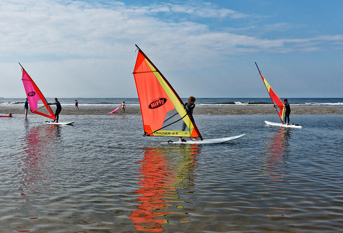 Surf school on the beach, North Sea Spa Resort Wangerooge, East Frisia, Lower Saxony, Germany