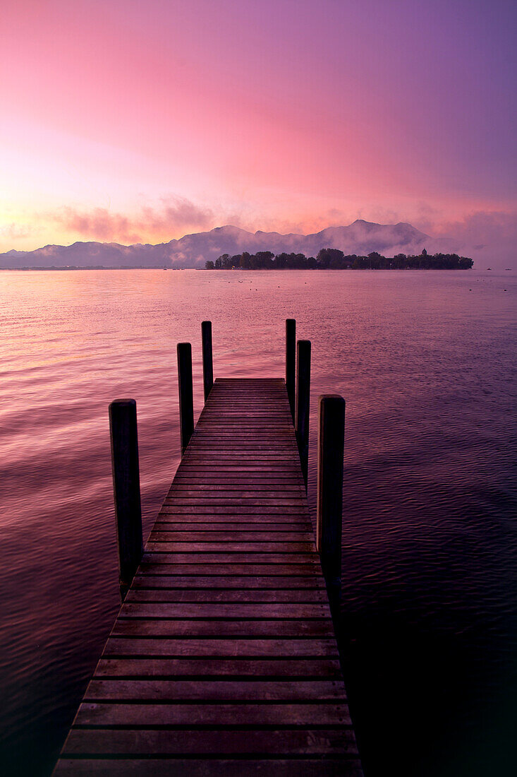 Morning mood in Gstadt with a view on Fraueninsel, Chiemsee, Chiemgau, Upper Bavaria, Bavaria, Germany