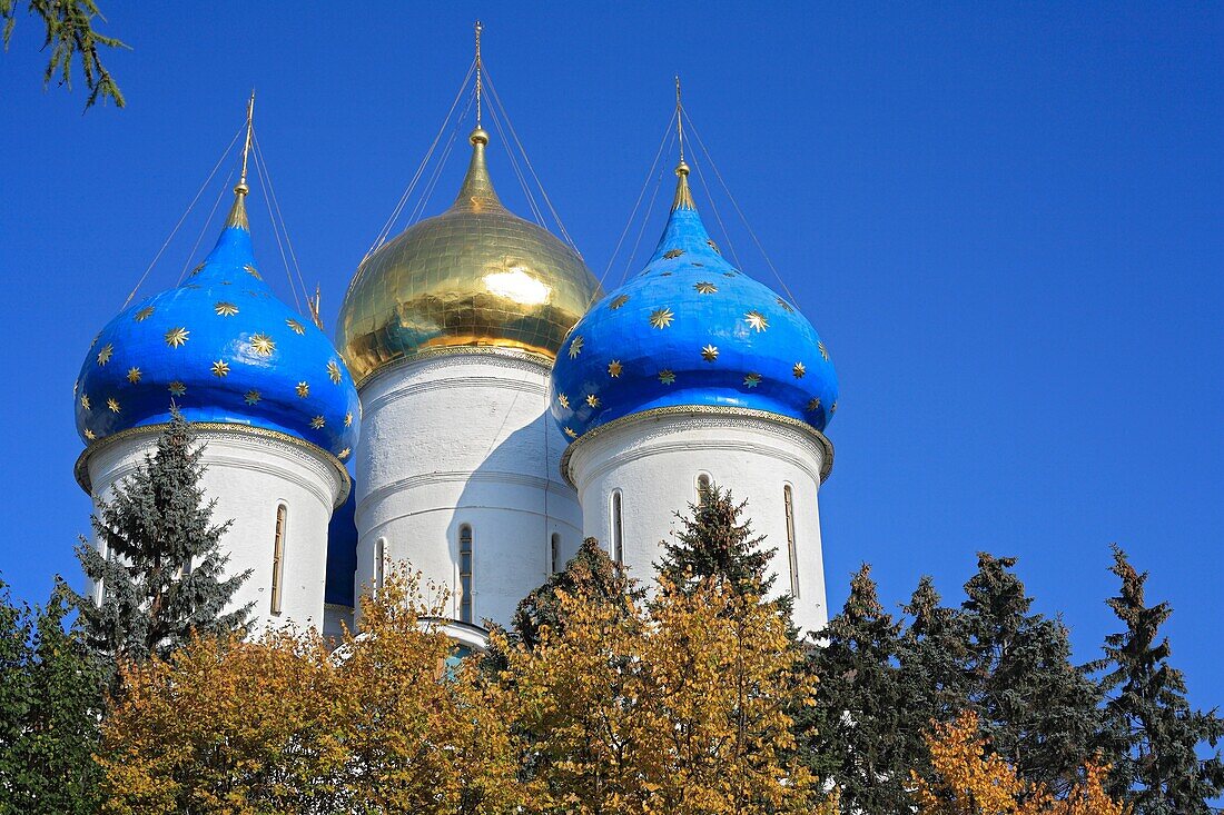 Assumption Cathedral 1559-85, Trinity Lavra of St Sergius, Sergiyev Posad, Moscow region, Russia