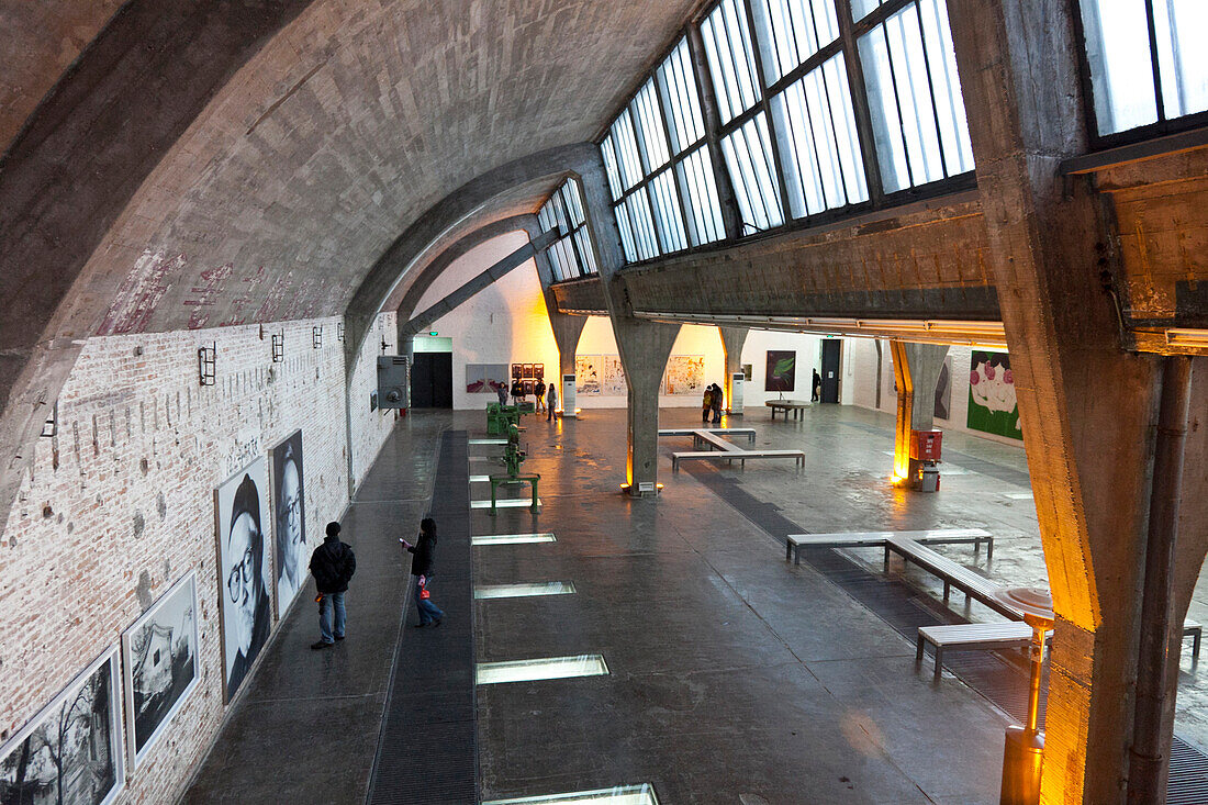 Künstlerviertel 798, Dashanzi, Galerieräume in einem ehemaligen Waffenfabrik, von Ingenieuren der DDR erbaut, jetzt Zentrum der Kreativen und Künstler, chinesische moderne Kunst, Peking, VR China