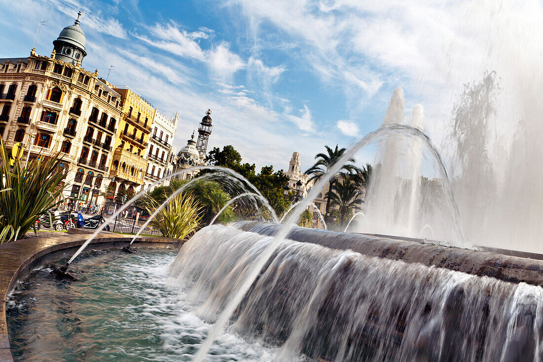 Fountain on Plaza del Ayuntamiento, Valencia, Spain