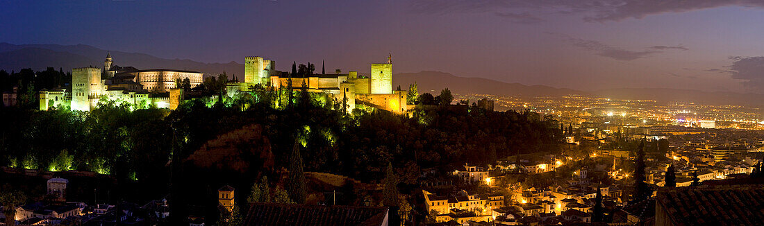 Panorama des Schlosses Alhambra, Blick von der Albaicin, Granada, Spanien