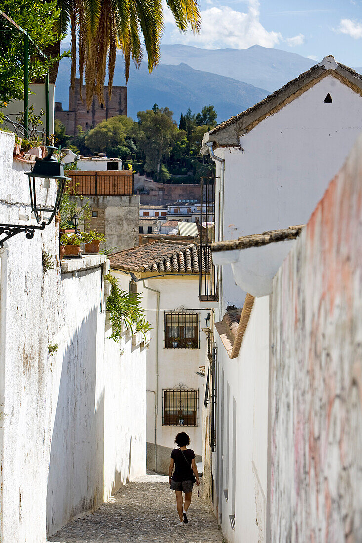 Gasse im Stadtteil Albaicin, Granada, Spanien