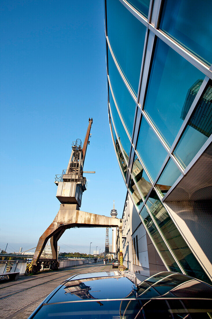 Glasfassade im Medienhafen, Düsseldorf, Nordrhein-Westfalen, Deutschland, Europa