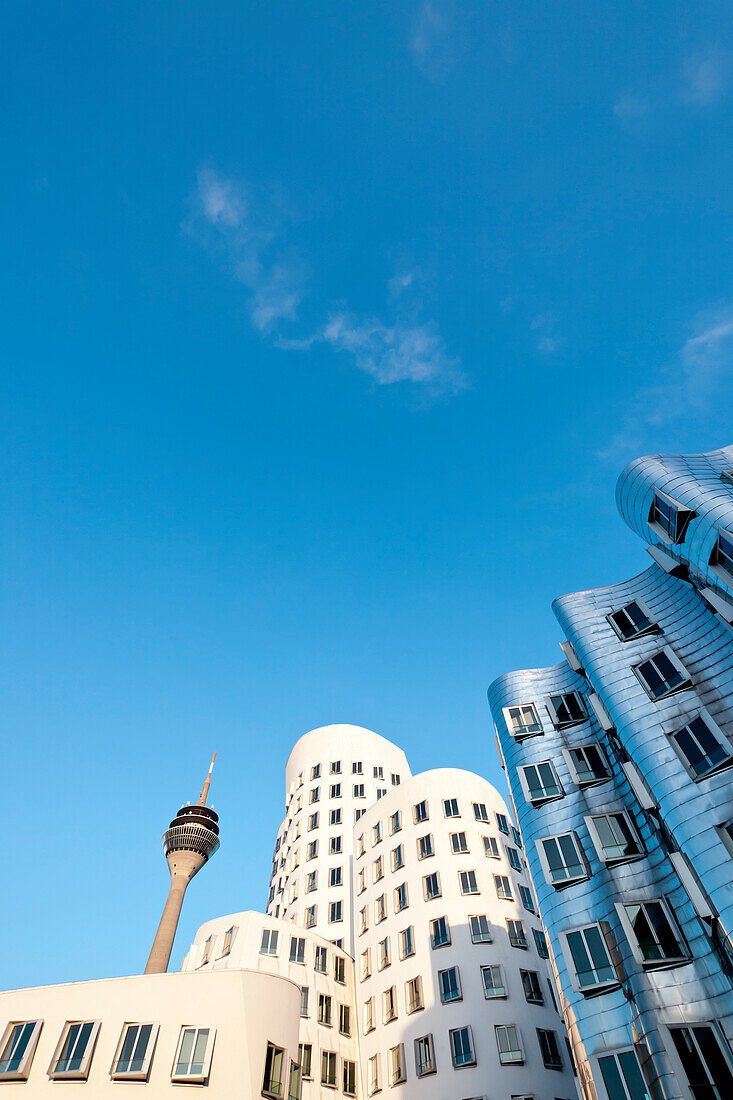 Modern buildings at Neuer Zollhof, Frank O. Gehry, Media Harbour, Düsseldorf, Duesseldorf, North Rhine-Westphalia, Germany, Europe