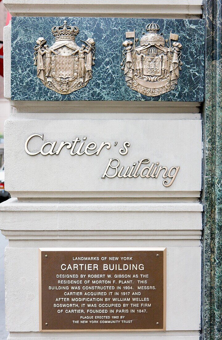 sign of Cartier's Building, 5th Avenue, Manhattan, New York City, USA