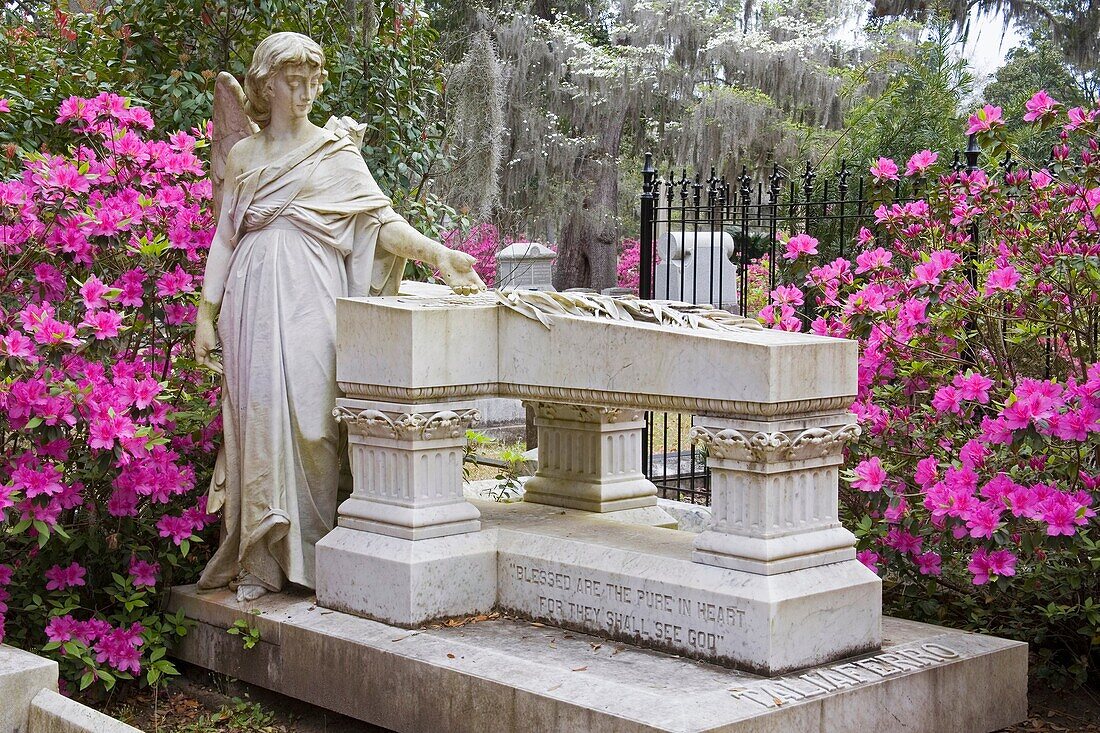 Taliaferro gravesite in the Bonaventure Cemetery in Savannah Georgia