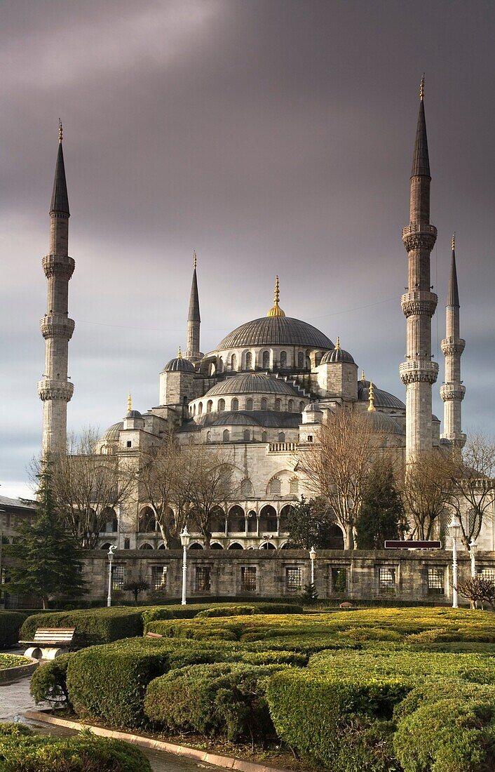 Blue Mosque or Sultan Ahmed Mosque Turkish: Sultanahmet Camii Exterior view Istambul, Turkey