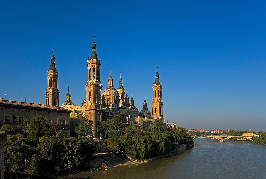 Zaragoza, Aragón, Spain: Basilica of Nuestra Señora del Pilar and Ebro river