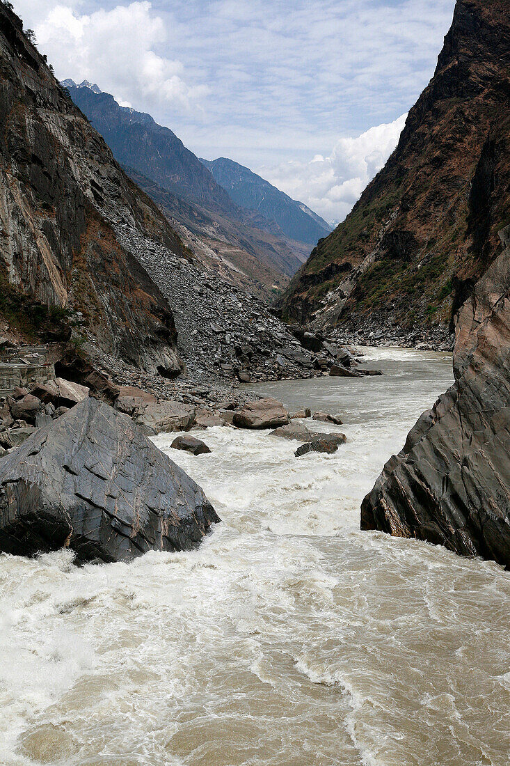 Tiger Leaping Gorge, Yunnan, China