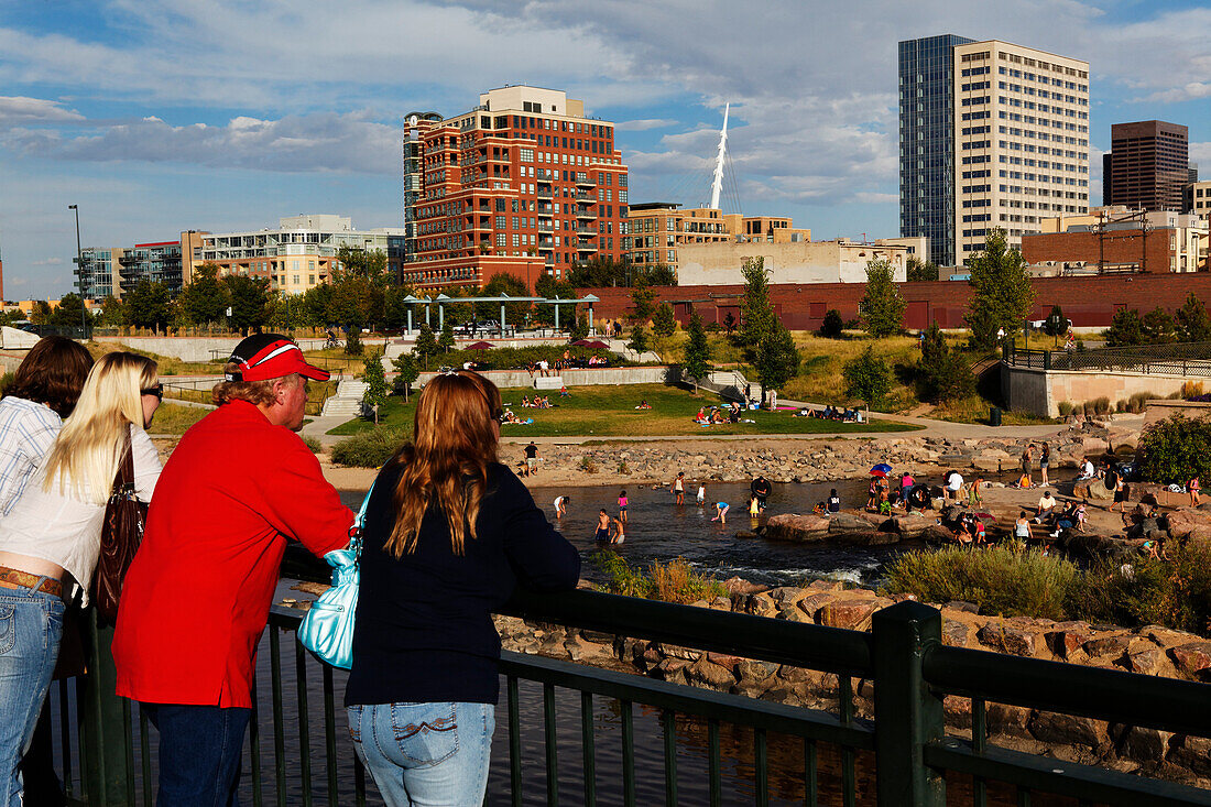 Stadtansicht mit dem Platte River, Denver, Colorado, USA, Nordamerika, Amerika