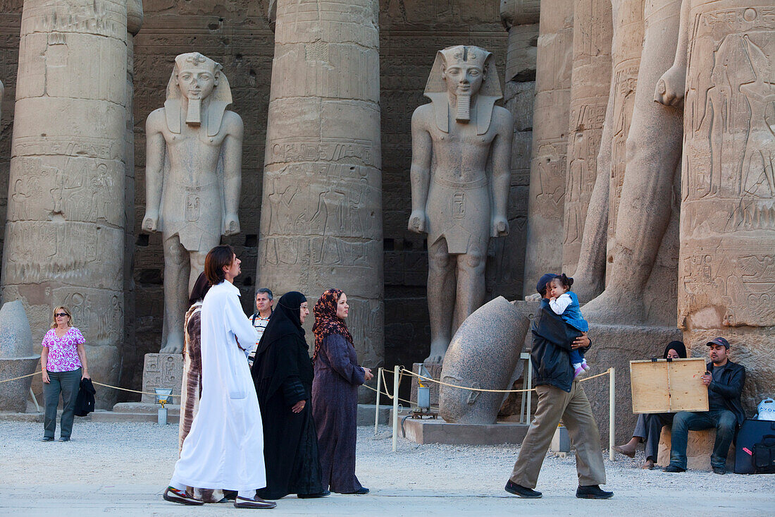 Great court of Ramesses II, Luxor Temple, Luxor, Egypt, Africa