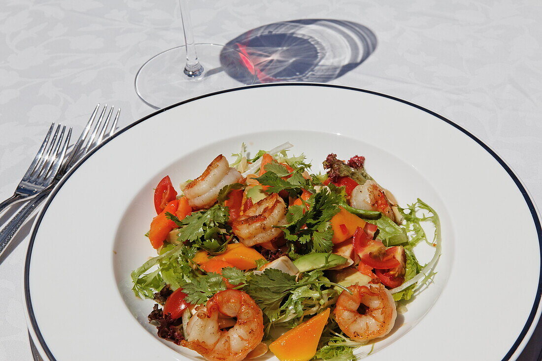 Salad with scampi at the restaurant of Shanti Maurice Resort, Souillac, Mauritius, Africa
