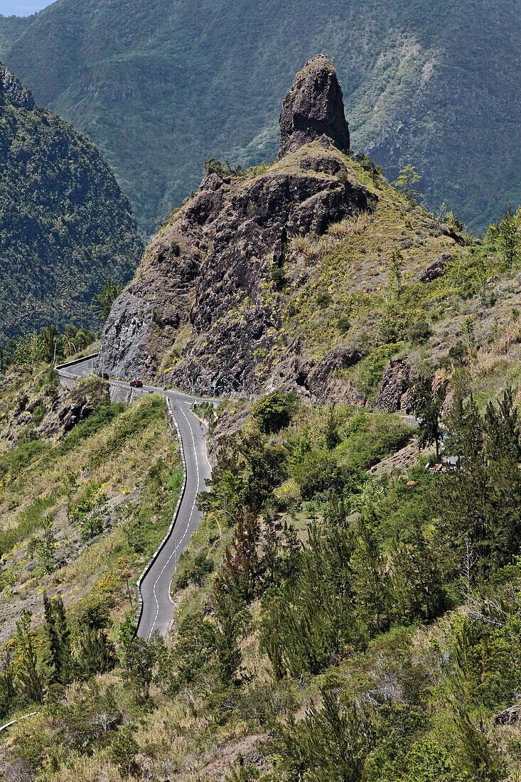 Blick auf Bergstrasse, Cirque de Cilaos, La Reunion, Indischer Ozean