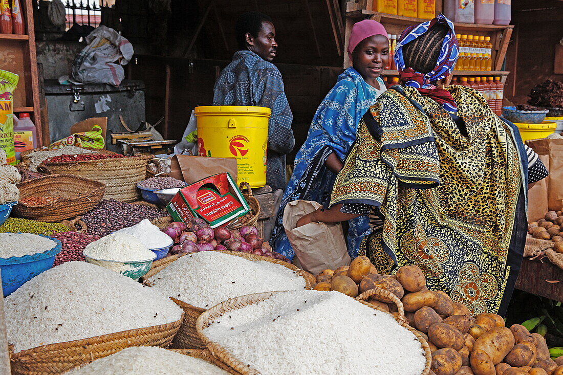 Marktstand mit Reis auf dem Darajani Markt, Stonetown, Sansibar City, Sansibar, Tansania, Afrika