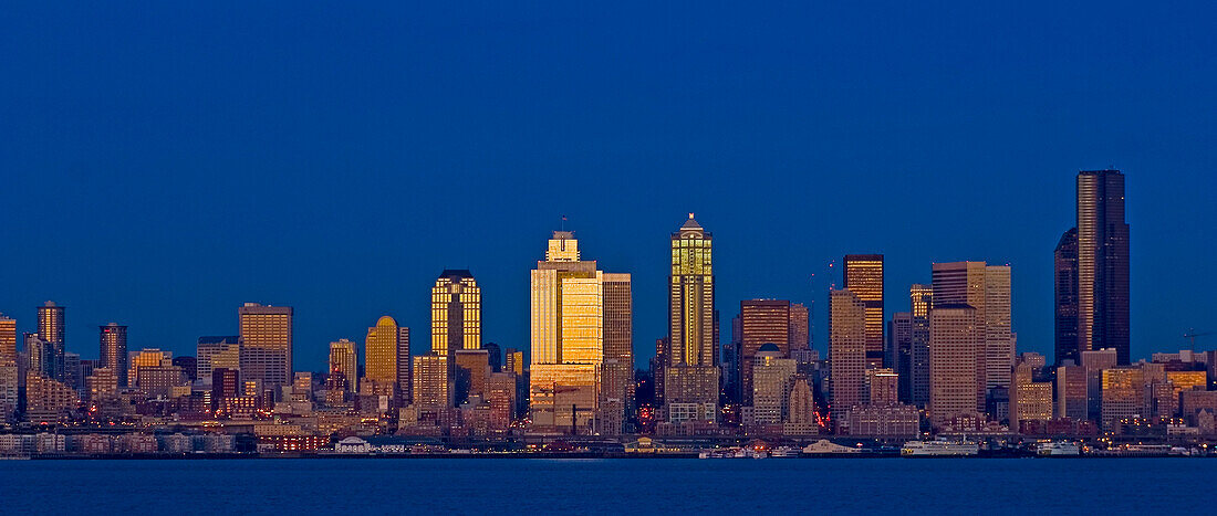 City Skyline, Seattle, WA, US