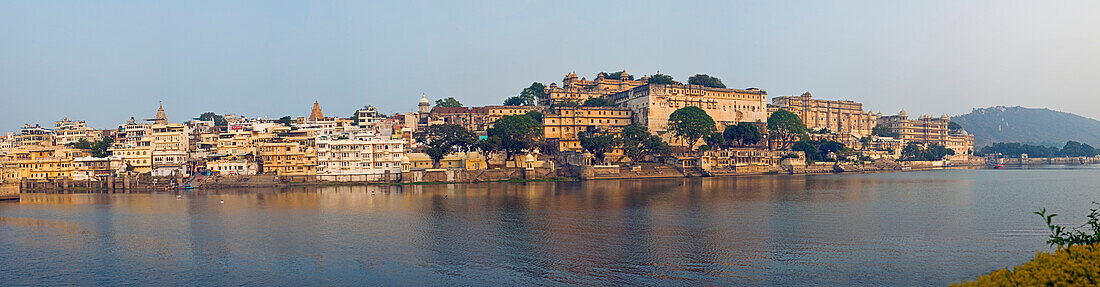 City Palace and Lake Pichola, Udaipur, Rajastan, India