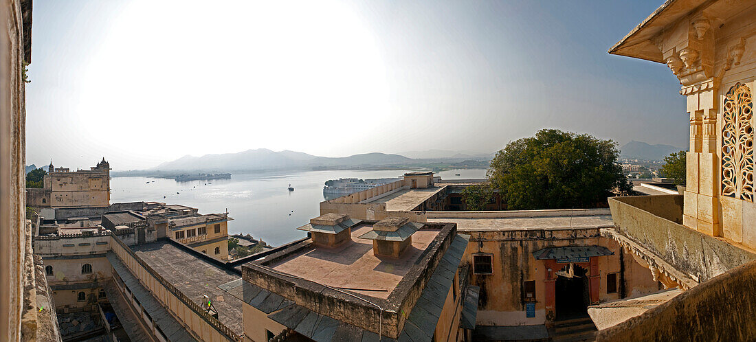 Lake Pichola seen from the City Palace, Udaipur, Rajastan, India