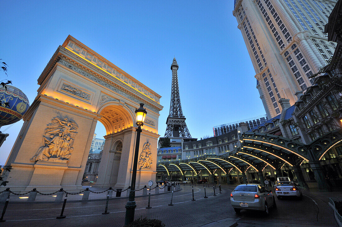 Hotel Paris-Paris on the Strip in the evening, Las Vegas, Nevada, USA, America