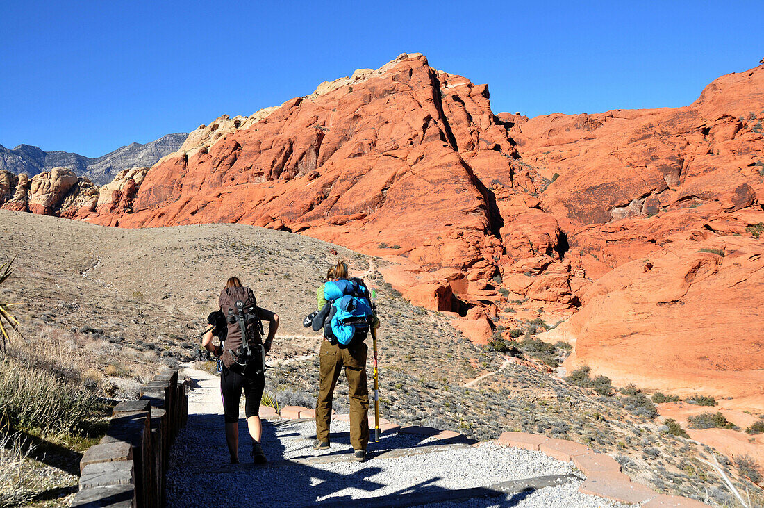 Hikers at Red Rock Canyon near Las Vegas, Nevada, USA, America