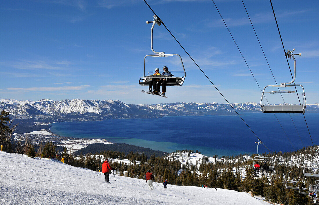 People on the slopes at ski area Heavenly at the southern Lake Tahoe, North California, USA, America