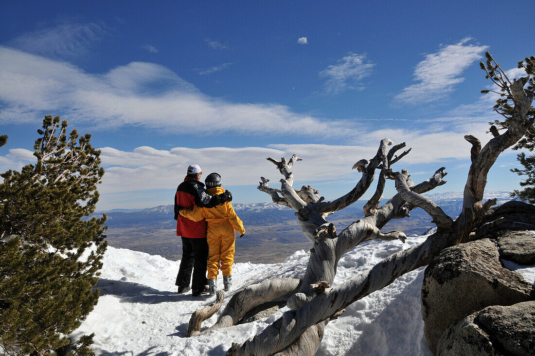 Couple looking at the Nevada desert, Skiarea Heavenly at the southern Lake Tahoe, North California, USA, America