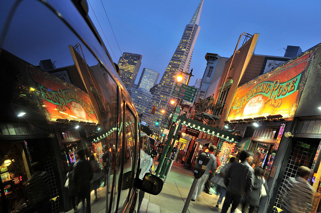 Columbus Avenue with Transamerica Pyramid in the evening, San Francisco, California, USA, America