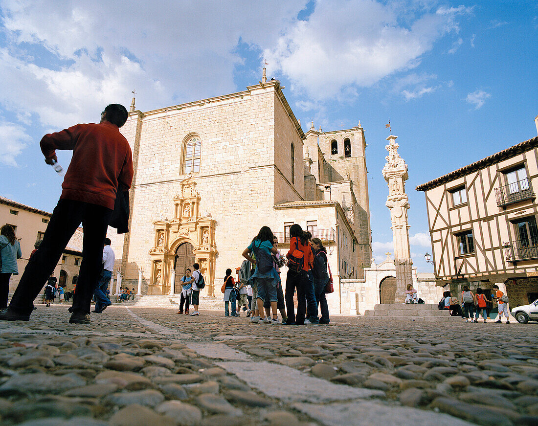 Santa Ana church, Plaza de los Condes de Miranda, Penaranda de Duero, Castile and Leon, Spain