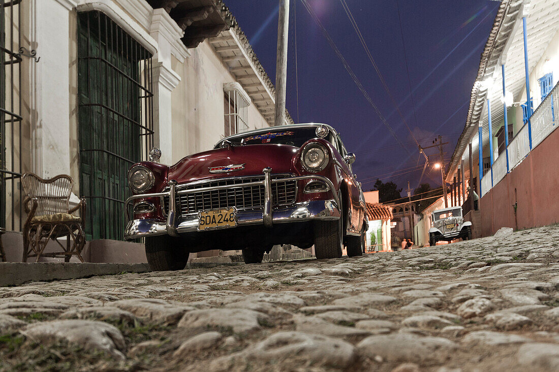 Oldtimer, Street with cobblestone, Trinidad, Cuba, Greater Antilles, Antilles, Carribean, West Indies, Central America, North America, America
