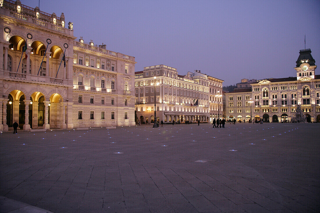 Piazza dell'Unita d'Italia mit Rathaus, Italien, Mediterrane Länder, Venetien, Venezien, Veneto, Friaul-Julisch Venetien, Friuli-Venezia Giulia, Triest, Trieste