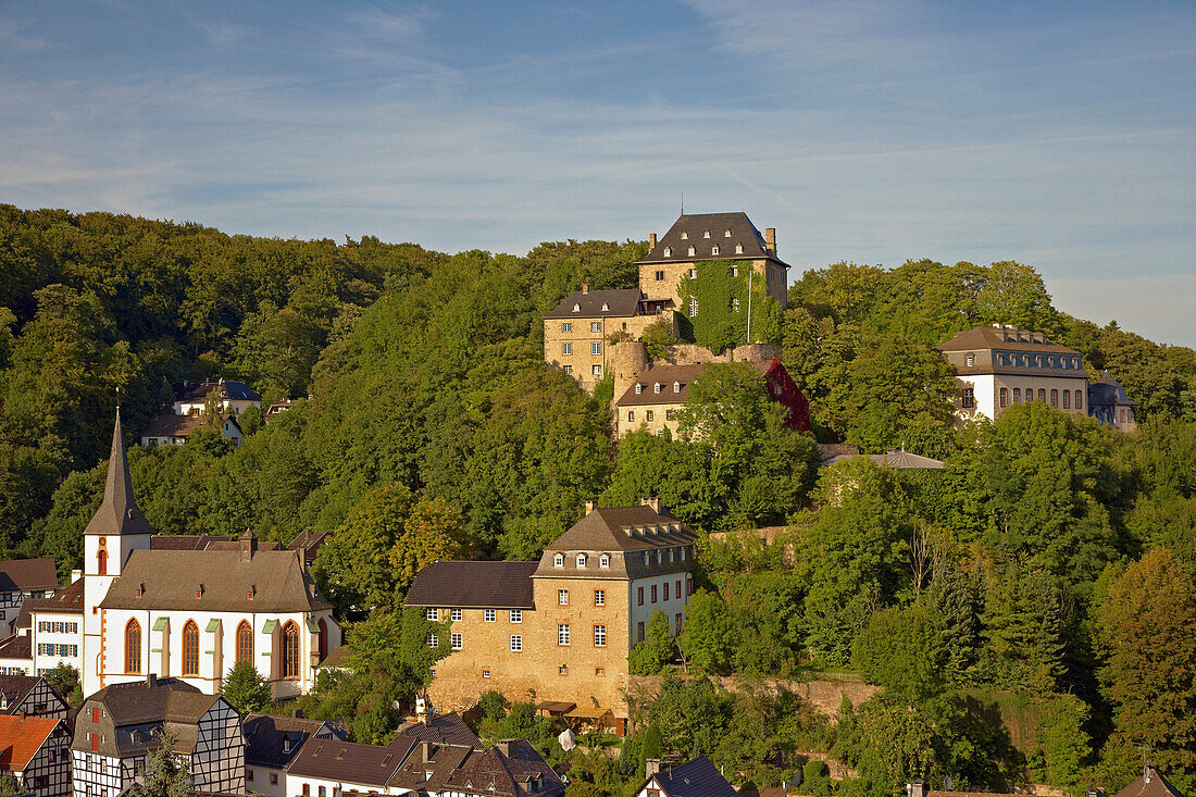 Castle, Half-timbered house, Church, St. Mariä Himmelfahrt , Blankenheim, Eifel, North Rhine-Westfalia, Germany, Europe