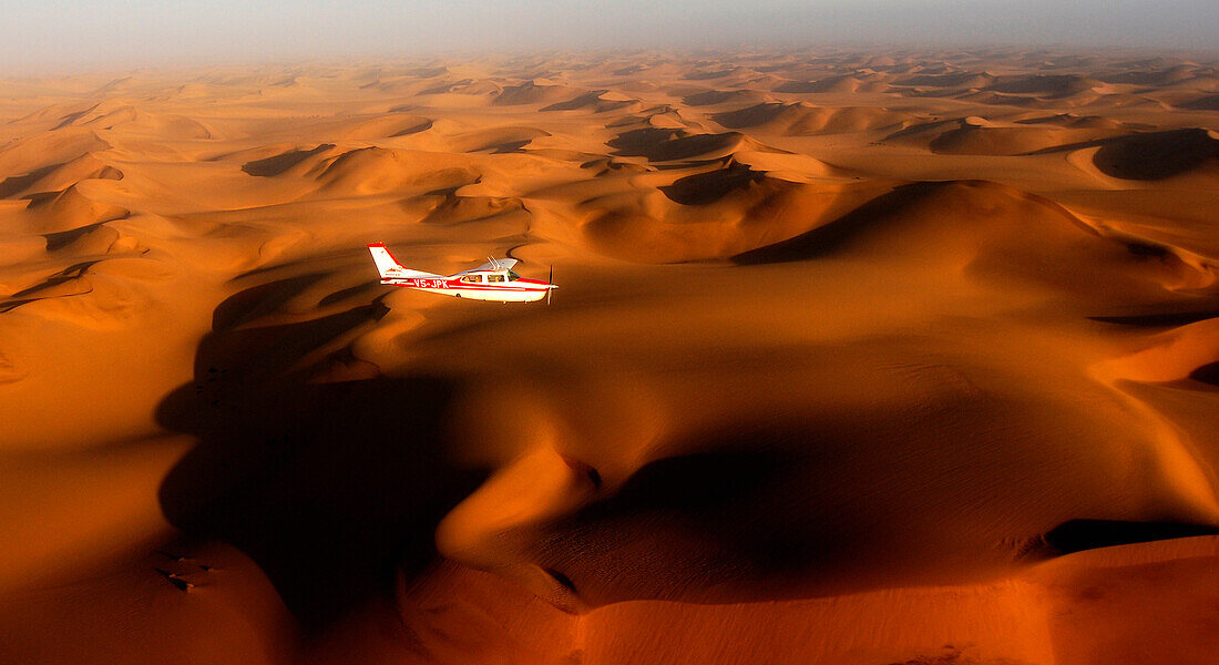 Aerial View, red sand dunes in Sossusvlei, Sossusvlei, Namib Naukluft National Park, Namib desert, Namib, Namibia