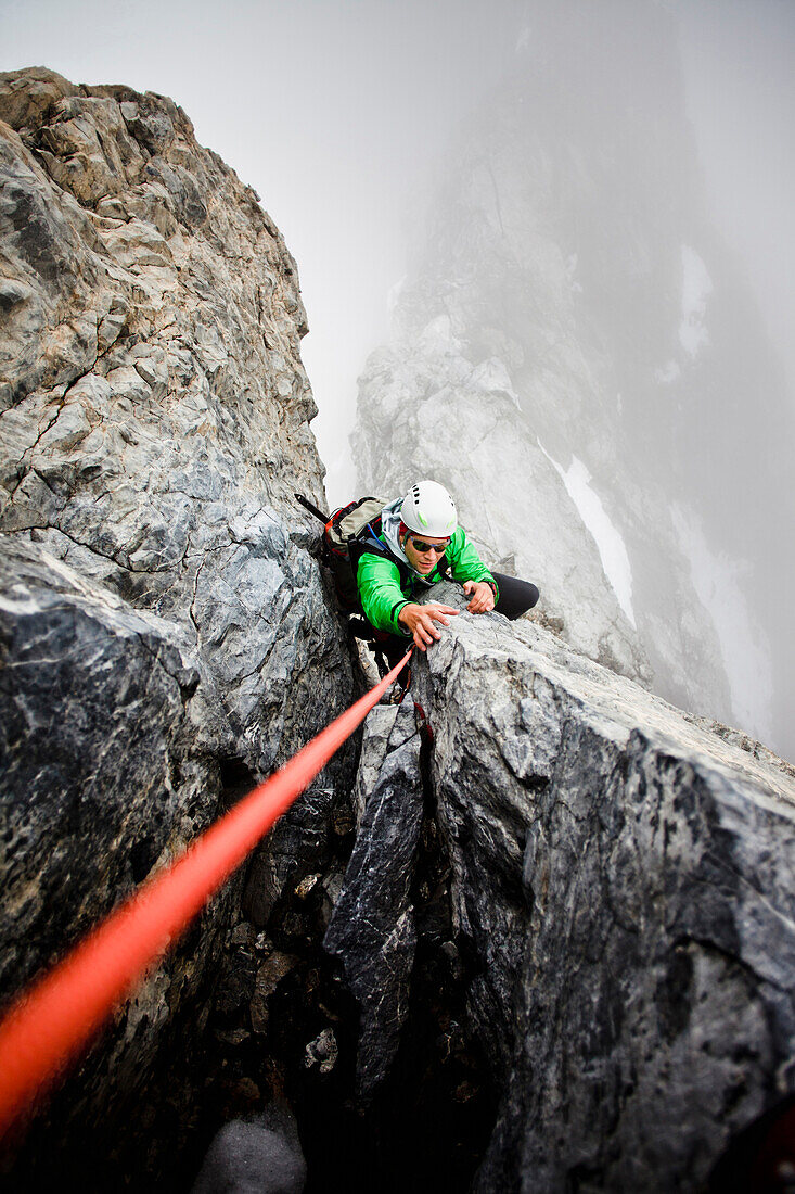 Bergsteiger am Hintergrat, Ortler, Trentino-Südtirol, Italien