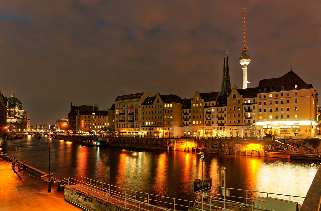 River Spree, Berliner Cathedral, Nikolai Church and Television Tower at night, Nikolai Quarter, Mitte, Berlin, Germany, Europe