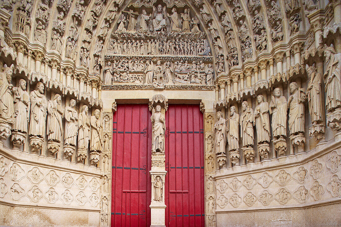 Westfassade der Kathedrale Notre Dame, Hauptportal mit Darstellung vom Jüngsten Gericht, Amiens, Dept. Somme, Picardie, Frankreich, Europa