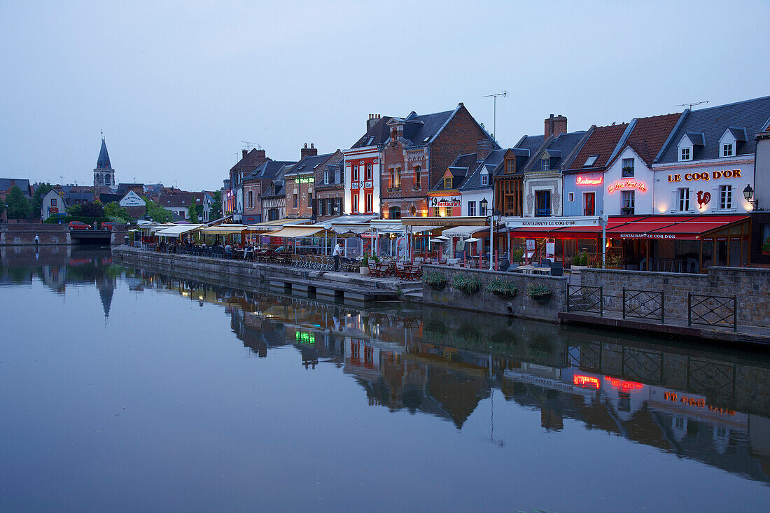 Houses and restaurants at Quaie Belu in the evening, Saint-Leu, Amiens, Dept. Somme, Picardie, France, Europe