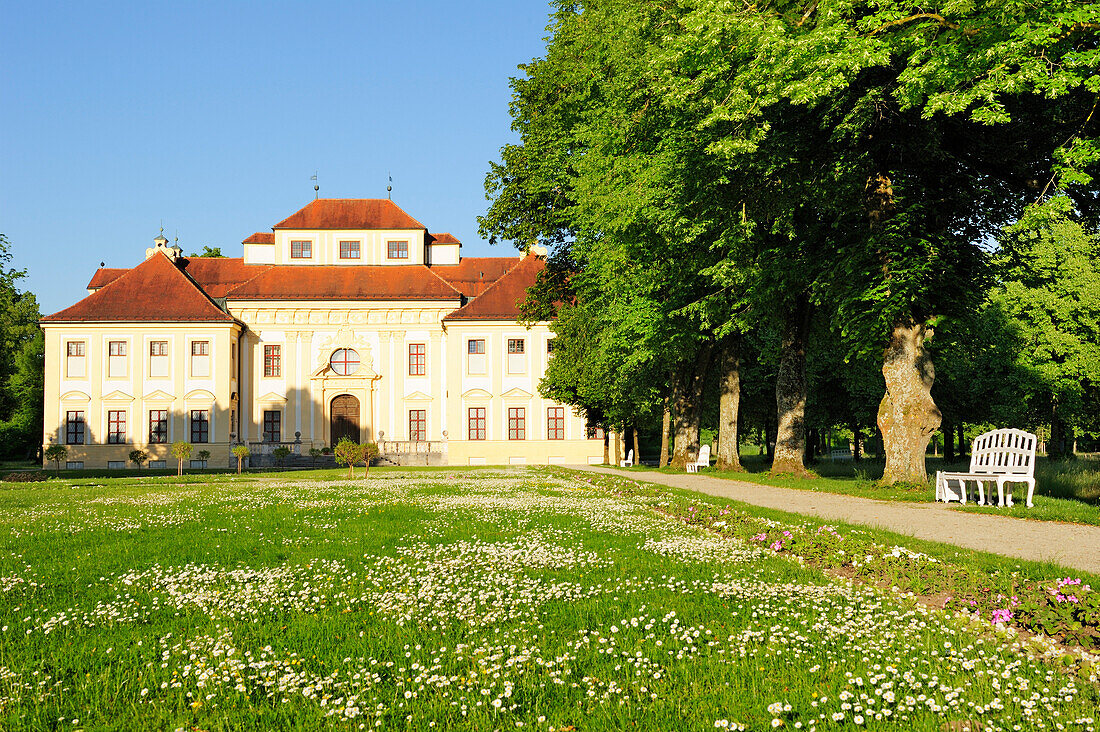 Schloss Lustheim im Sonnenlicht, Schleißheim, München, Bayern, Deutschland, Europa